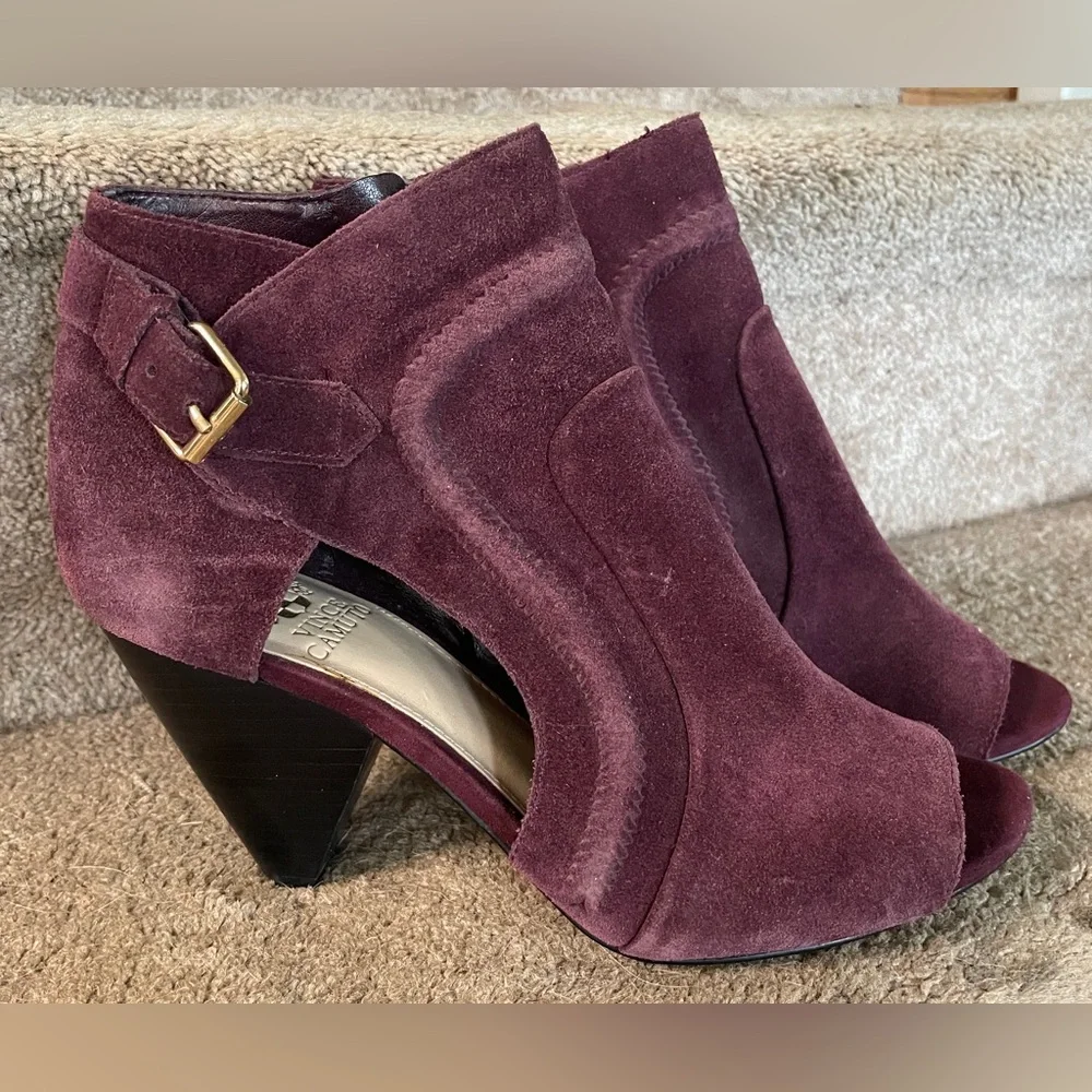Vince Camuto peep toe suede booties size 8.5 - Picture 1 of 5